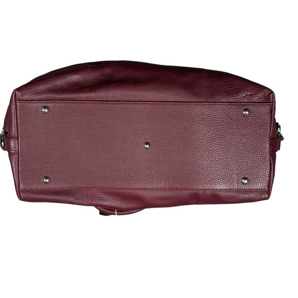 DOUCALS BURGUNDY LEATHER WEEKEND DUFFEL BAG NEVER USED - Picture 7 of 10